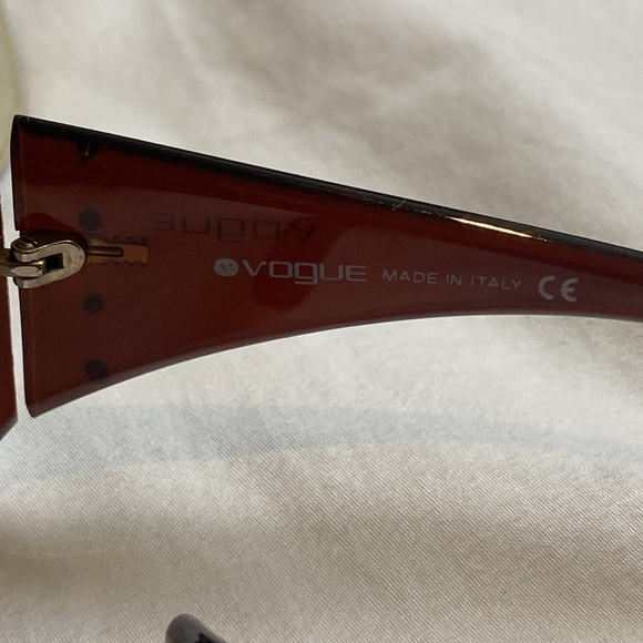 Vogue sunglasses - Picture 4 of 4